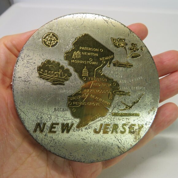 Vintage New Jersey State Gold Toned Compact metal engraved - Picture 1 of 15
